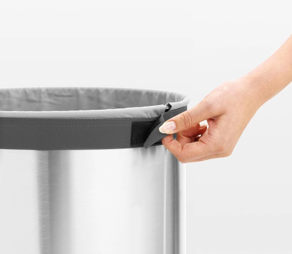 Brabantia Wasmand - 60 L - Matt Steel Met Kunststof Deksel - Afbeelding 6